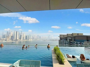 Palm Jumeirah Seven Palm 1 Bedroom with infinity pool and Palm jumeirah beach